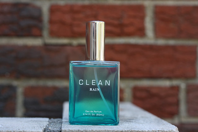 clean rain perfume