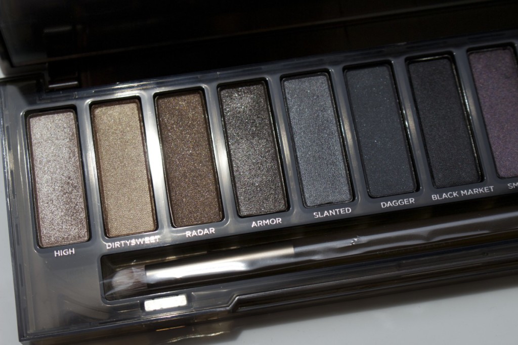 urban decay naked smoky swatches